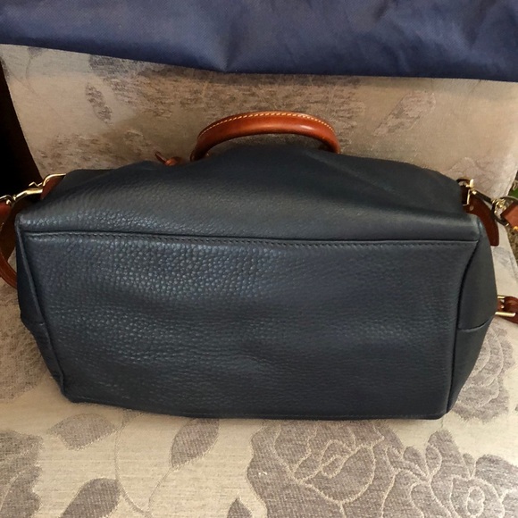 💯%AUTHENTIC  Dooney & Bourke Pebble Grain Satchel Large - Picture 5 of 9